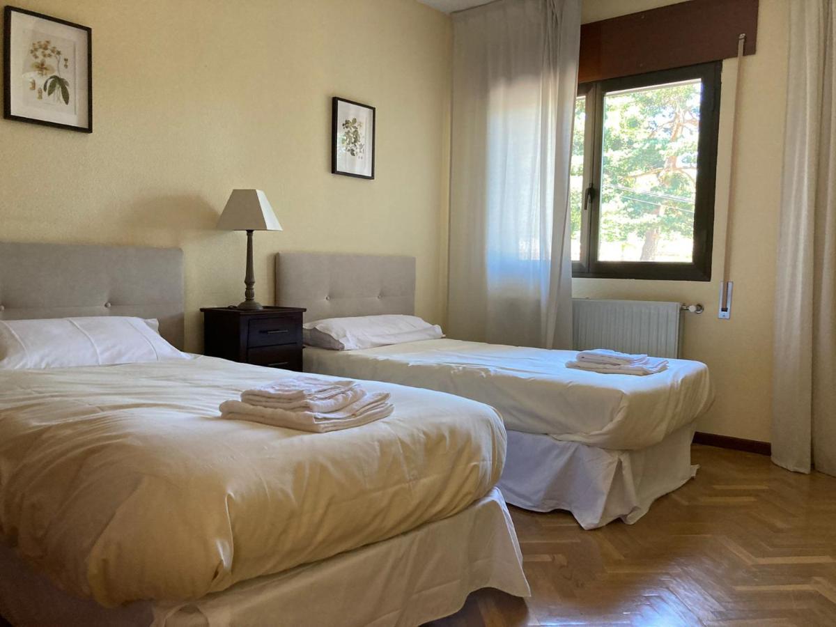 Los Cedros, Gran Chalet Con Piscina Y Apartamento En Navacerrada Exteriér fotografie