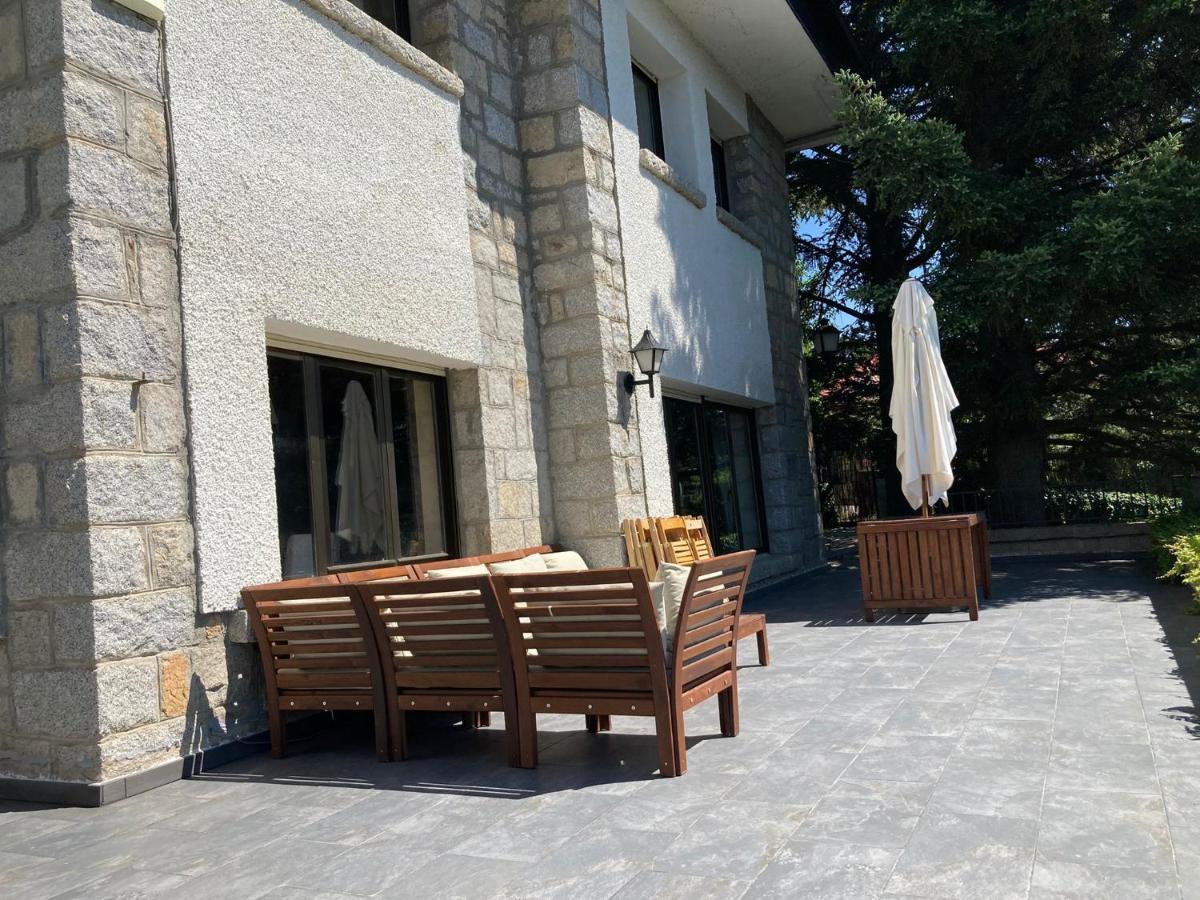 Los Cedros, Gran Chalet Con Piscina Y Apartamento En Navacerrada Exteriér fotografie