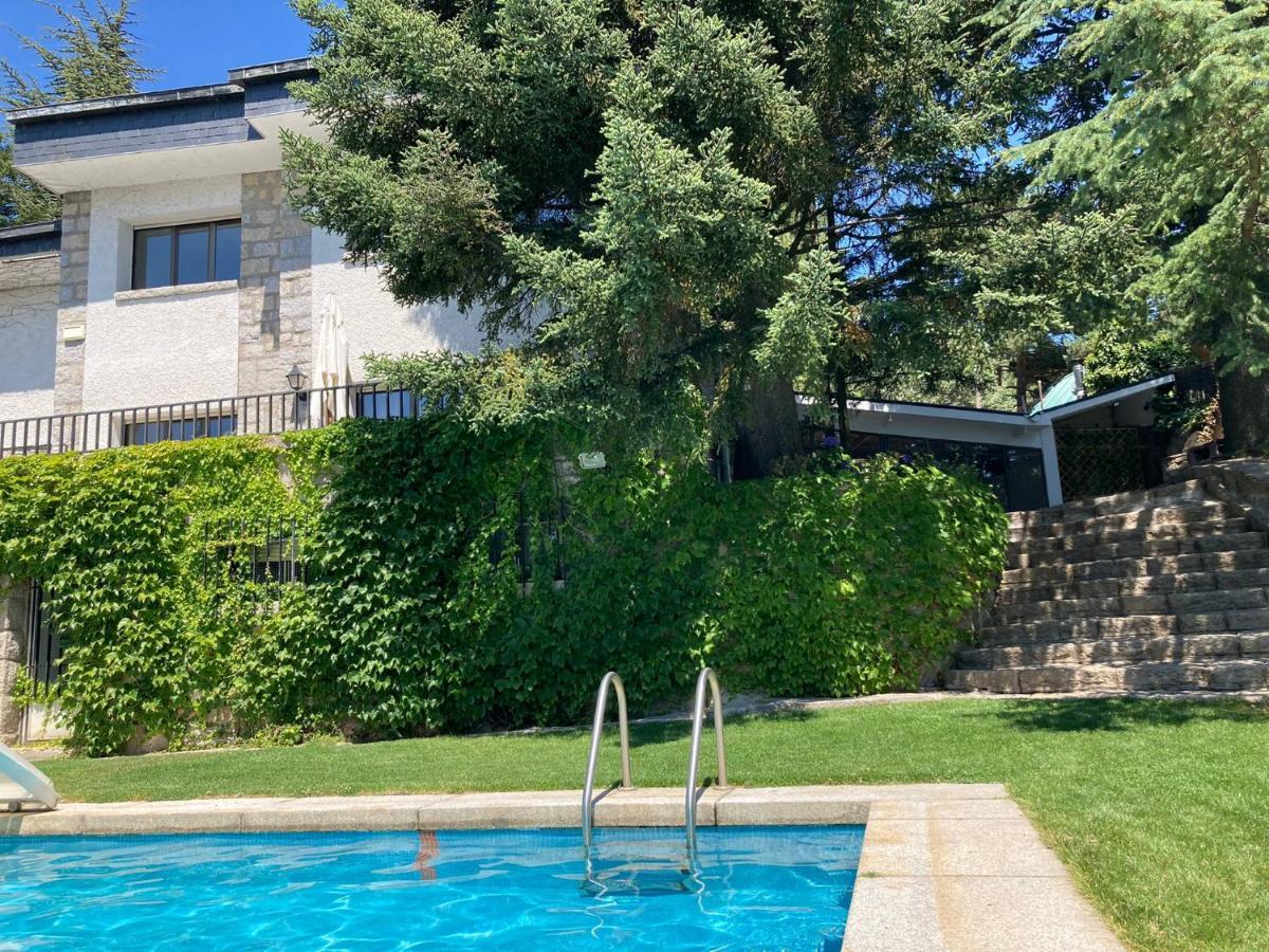 Los Cedros, Gran Chalet Con Piscina Y Apartamento En Navacerrada Exteriér fotografie