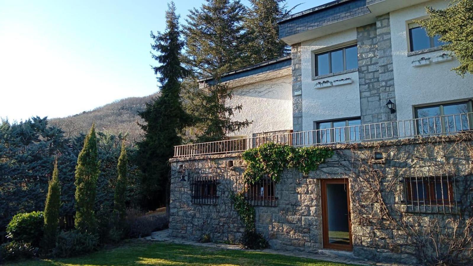 Los Cedros, Gran Chalet Con Piscina Y Apartamento En Navacerrada Exteriér fotografie